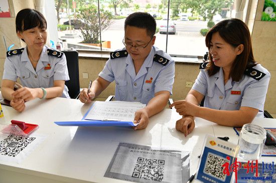 總有一種力量激勵(lì)著他（她）們奮勇前行！           ?