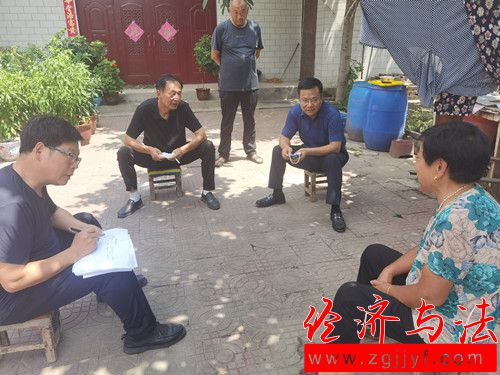 河南省新密市超化鎮(zhèn)：進(jìn)村入戶訪民意   為民解憂保平安