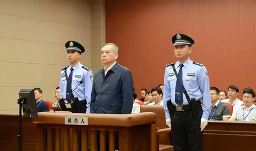 起底陳勇：一個(gè)被當(dāng)?shù)仄髽I(yè)家實(shí)名舉報(bào)的市委書(shū)記